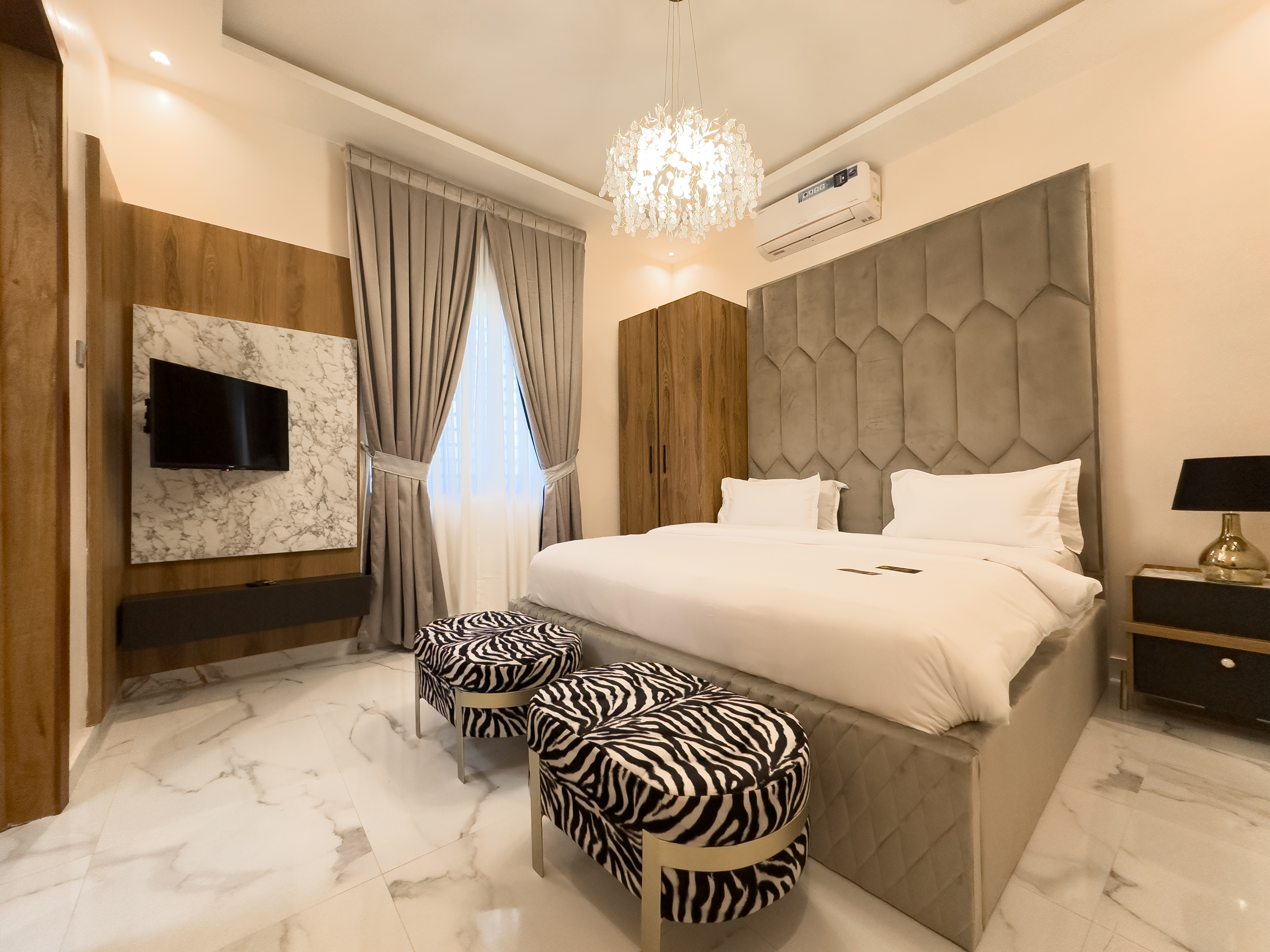 THE SAMUEL SUITE (1 BEDROOM)