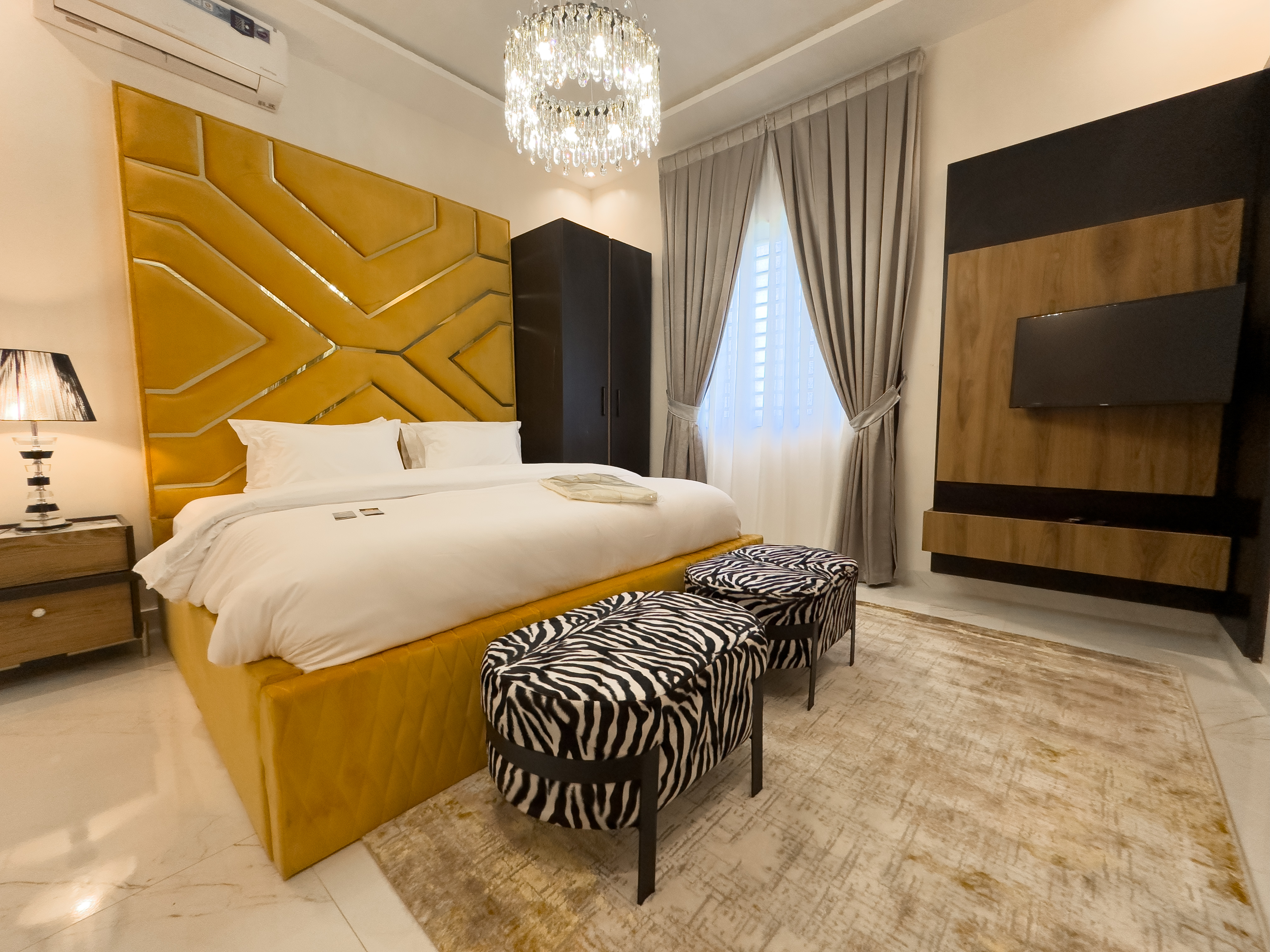 THE STERLING SUITE ( 2 BED ROOM )